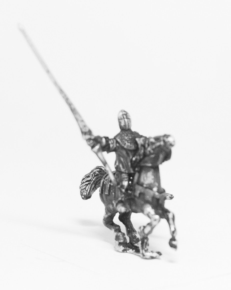 Late Medieval: Knights, 1360-1380AD in Assorted Helms & Loose Surcoat with Mace, Axe or Sword on Unarmoured Horse MER3A