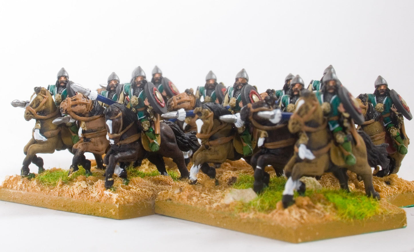 Moghul Indian: Heavy / Medium Cavalry with Bow, Shield & Forward Facing Spear, on Unarmoured Horse MOG5a