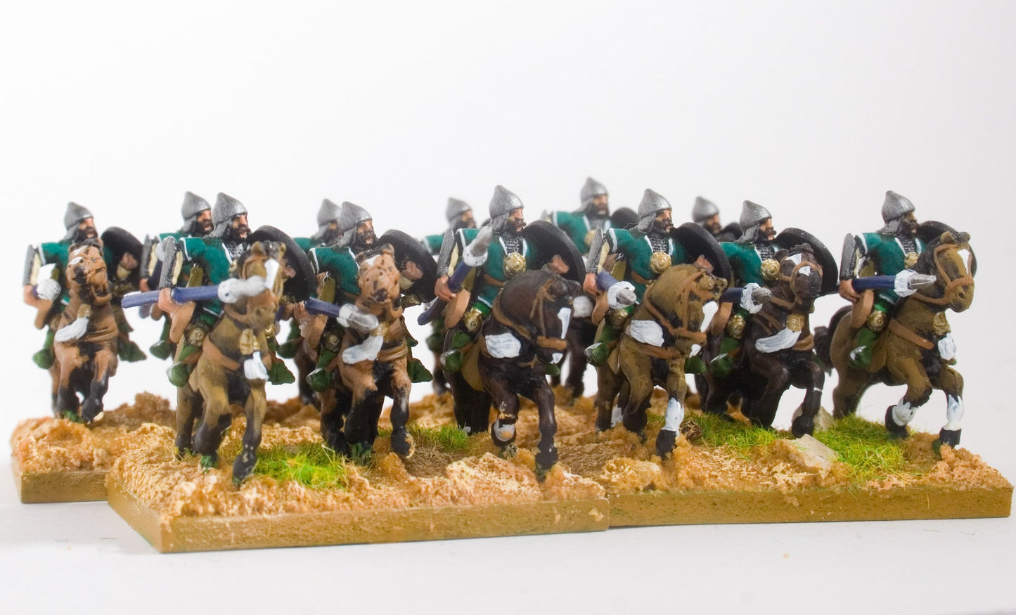 Moghul Indian: Heavy / Medium Cavalry with Bow, Shield & Forward Facing Spear, on Unarmoured Horse MOG5a