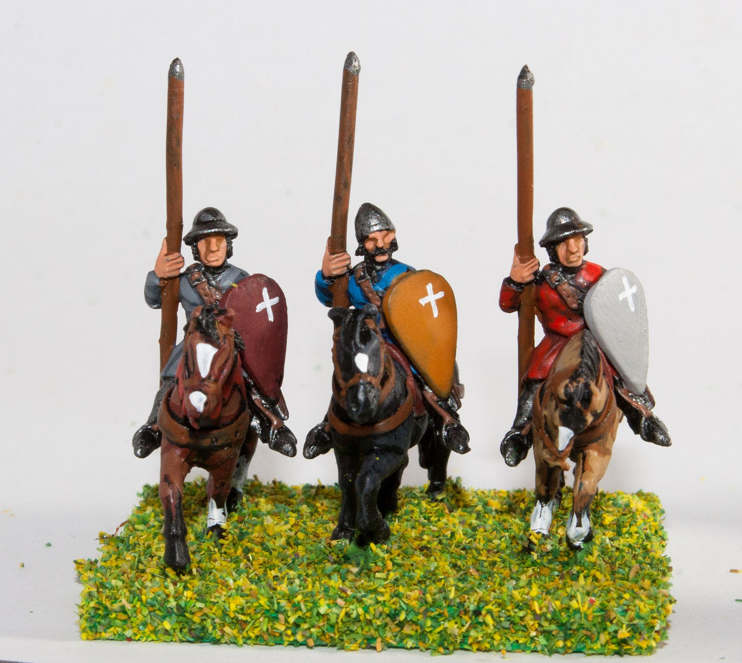 Mounted Sergeants in Conical Helms and Cloth Tunic, with Kite Shield & Lance on Unarmoured Horse MID18