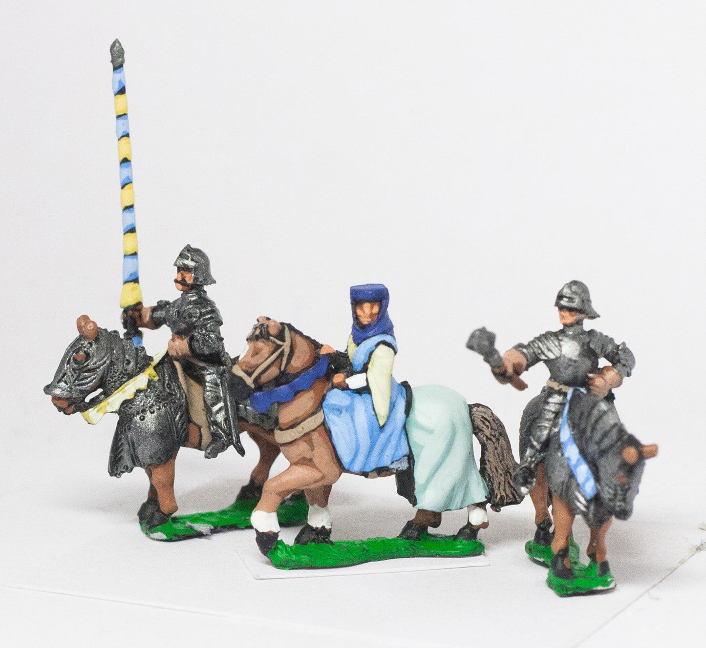 Command: Mounted Lady with Two Bodyguards 1380-1450Ad MID69e